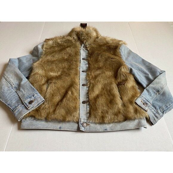 Levi's Premium Oversized Faux Fur Women Trucker S - Picture 2 of 11